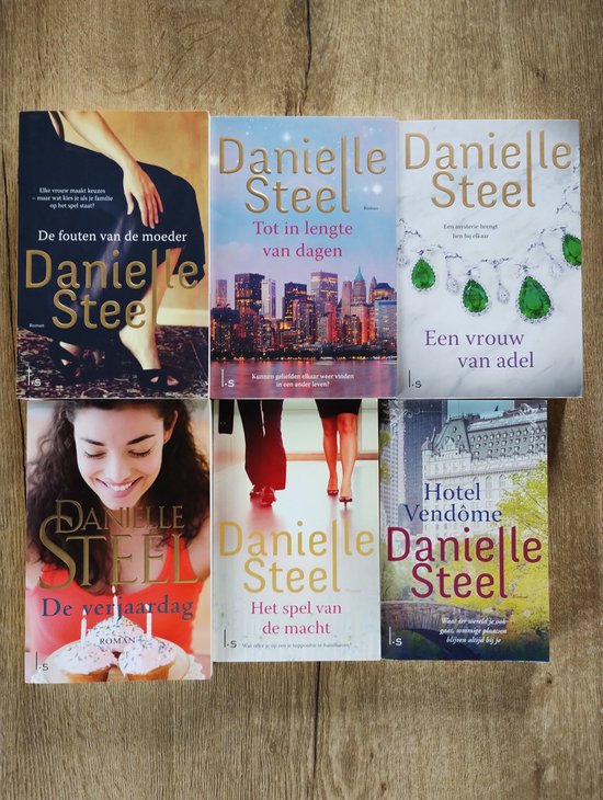 Danielle Steel Amerika's Populairste Schrijfster 6 Boeken 1 - De Fouten van de Moeder 2 - Tot in Lengte van Dagen 3 - Een Vrouw van Adel 4 - De Verjaardag 5 - Het Spel van de Macht 6 - Hotel Vendome