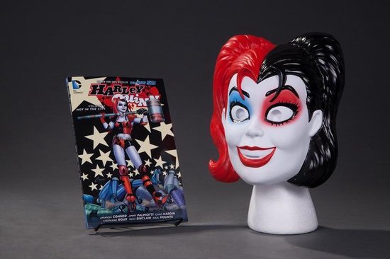 Harley Quinn Book & Mask Set: Hot in the City