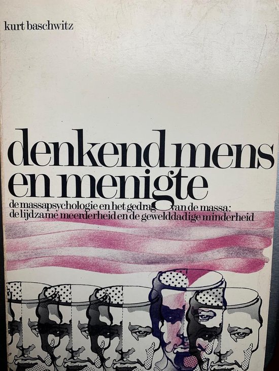 Denkend mens en menigte