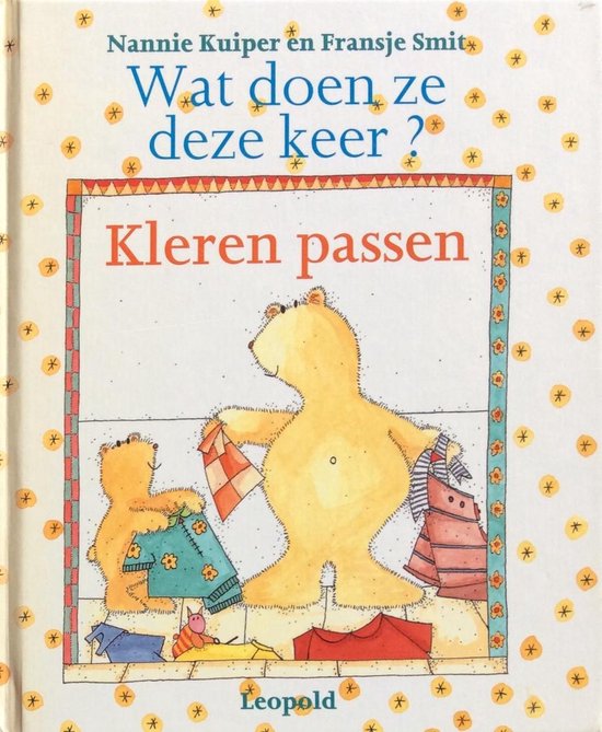 Wat doen ze deze keer? Wandelen en Kleren passen (grote beer en kleine beer) - Omkeerboek