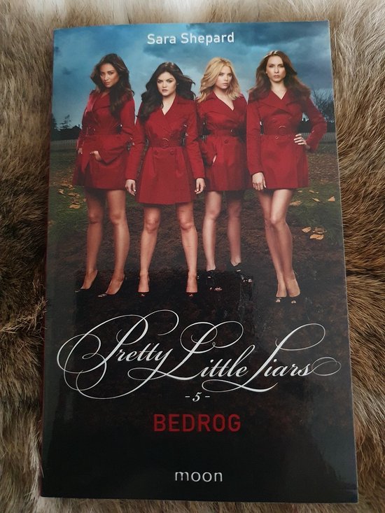 Pretty Little Liars 5 Bedrog- Sara Shepard