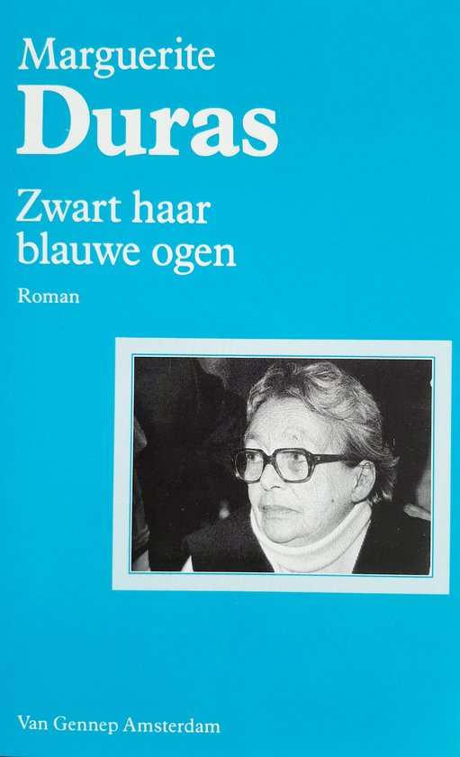 Zwart haar blauwe ogen