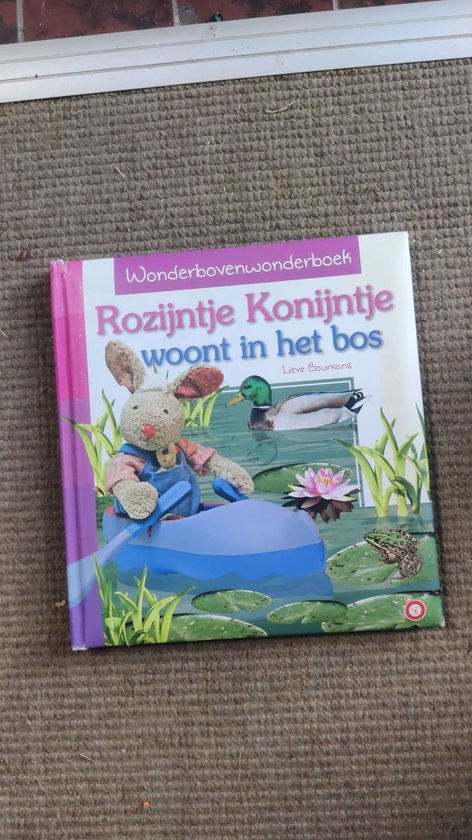 Rozijntje Konijntje woont in het bos